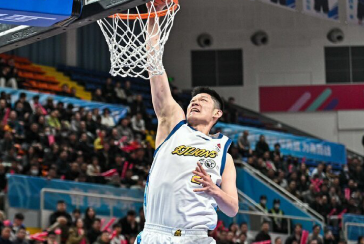 赏金女王模拟器-超广东升第一！广厦拒青岛29分逆转 胡金秋31+8+6赛季新高